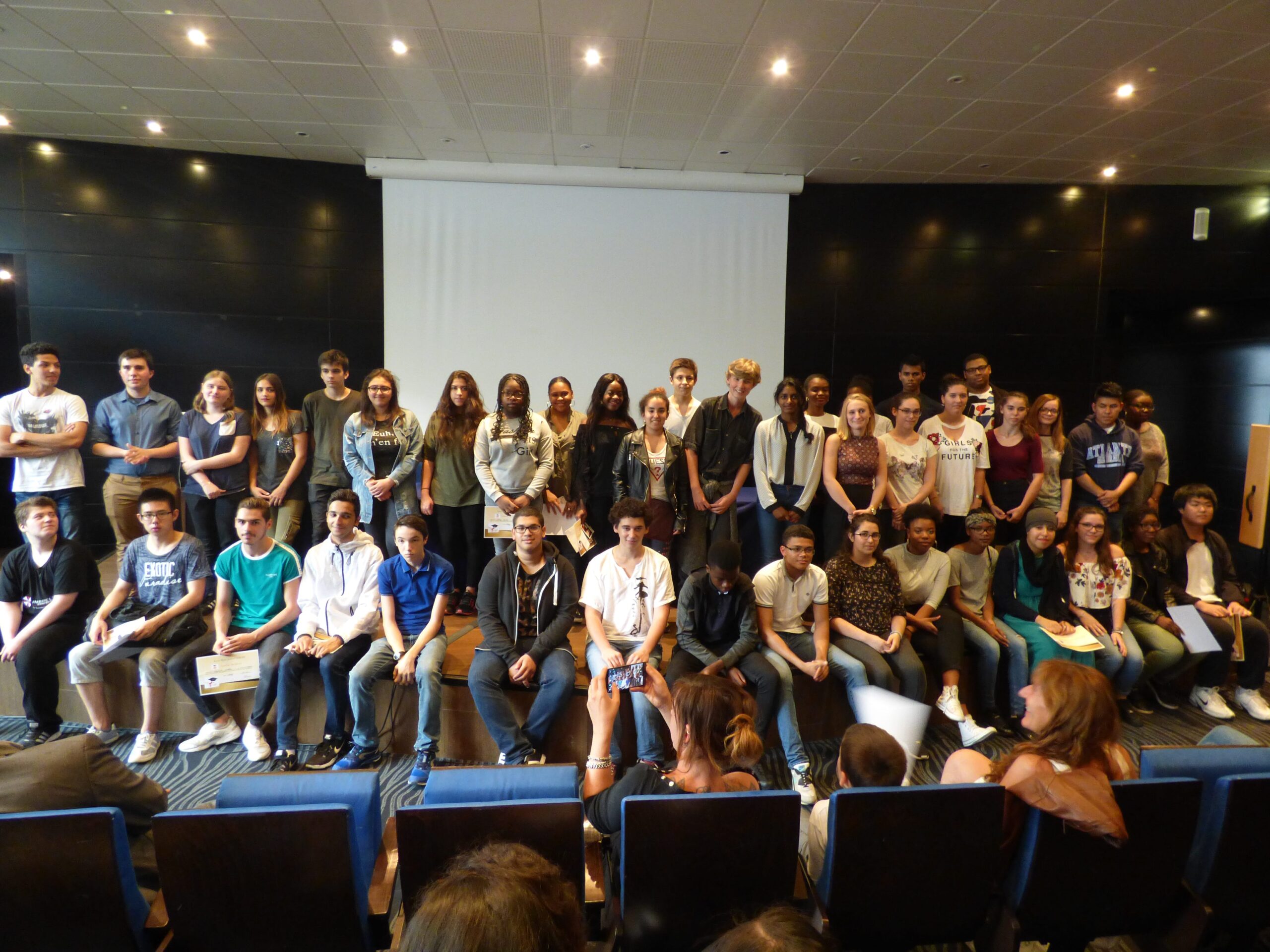 Remise des diplômes et récompenses aux élèves méritants