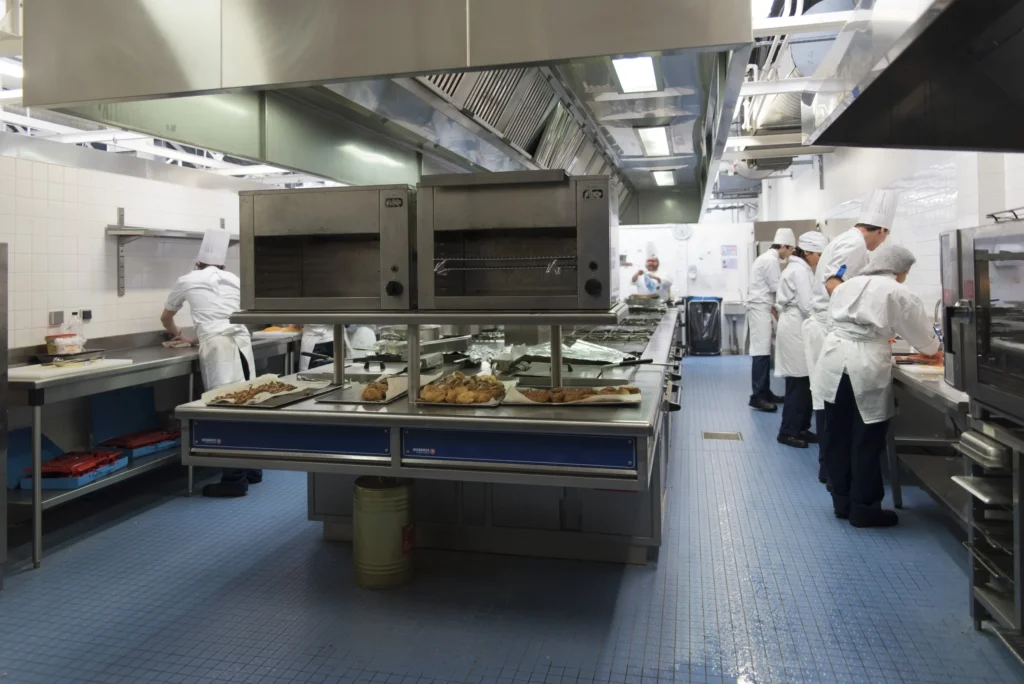 Cuisine pédagogique en plein service