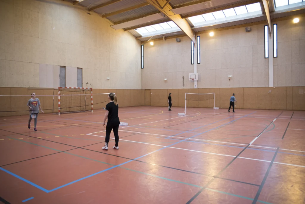 Gymnase du lycée pendant un cours